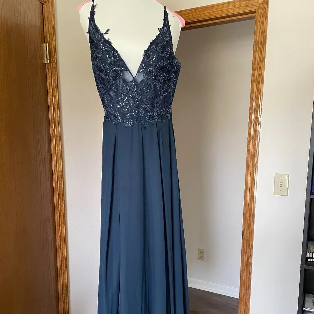 Dress - Picture 10 of 11
